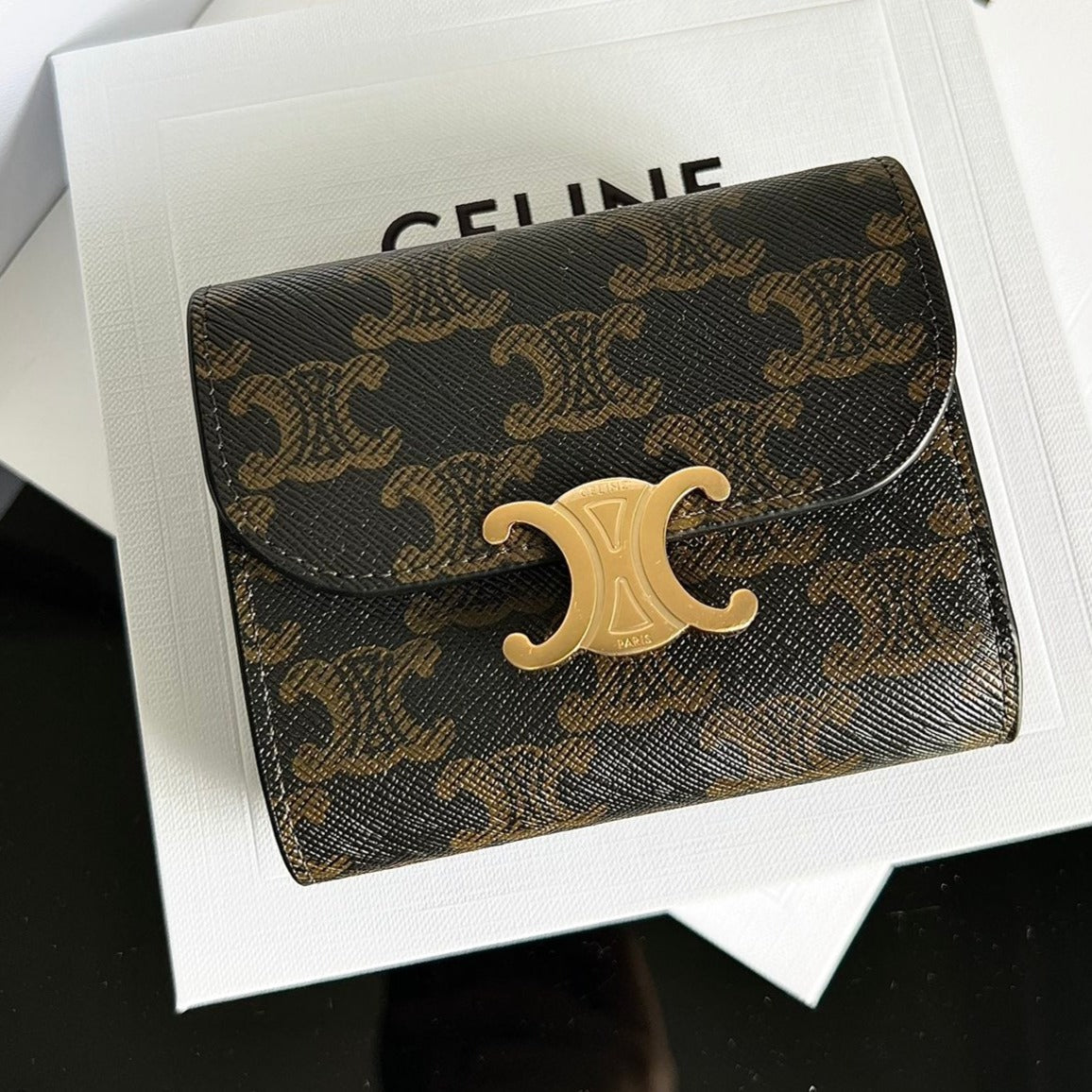 CELINE TRIOMPHE 10 CALFSKIN WALLET TAN
