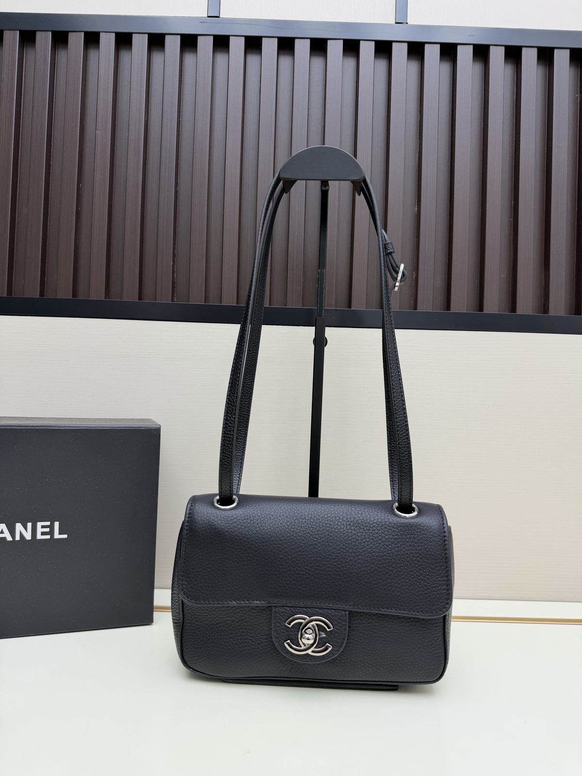 Classic Flap Shoulder Bag in Black